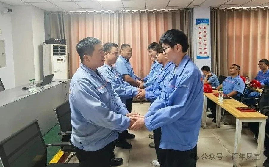 师徒结对 淬火成钢——星空xingkong（中国）管业举行第三届“薪火相传、携手共进”拜师仪式